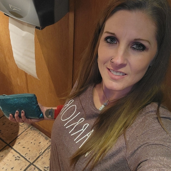 Meet your Posher, Shelley clothes that don't fit any more - Picture 6 of 6